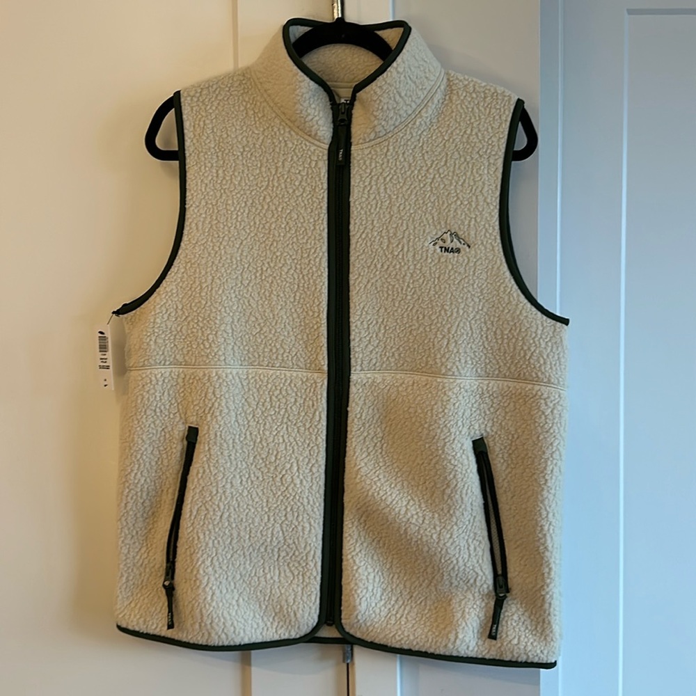 Aritzia TNA Bigfoot Polar Everest Vest
